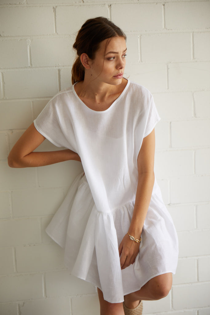 Lily dress white linen