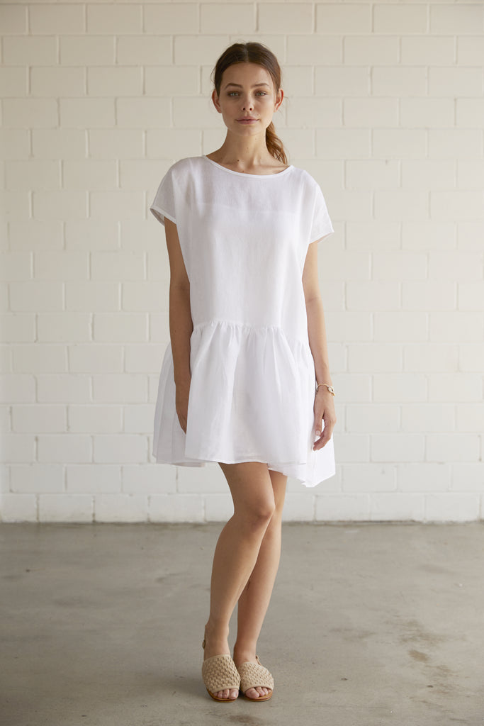 Lily dress white linen